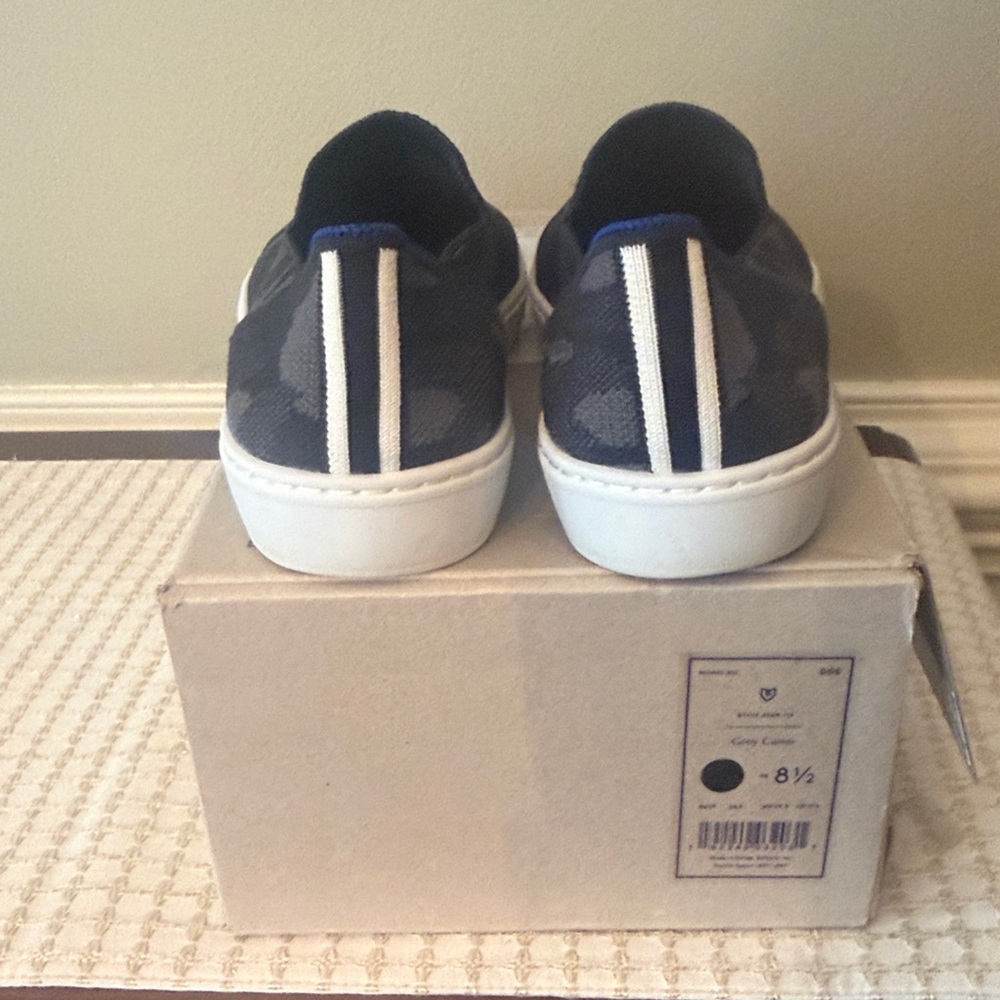Rothy's Women's Black and Blue Sneakers